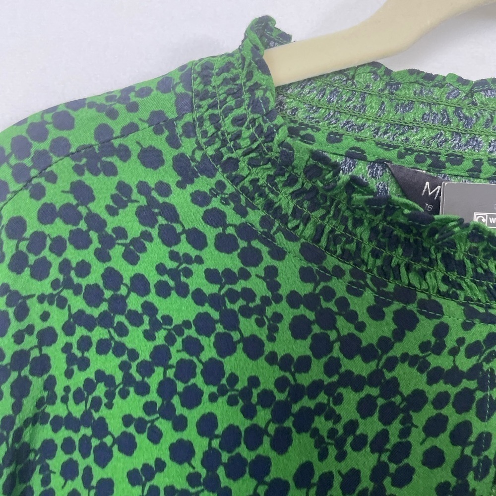 Green Long Sleeve Printed Peplum Top - Picture 3 of 14